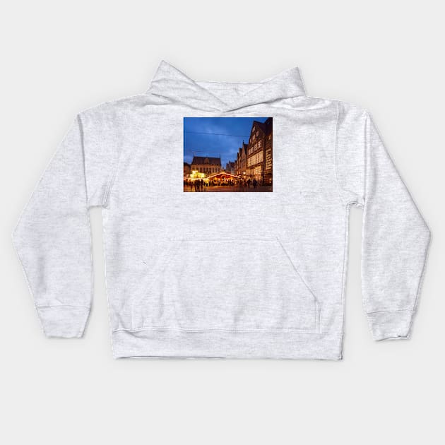 Christmas market, Bremen market square, Bremen, winter, dusk Kids Hoodie by Kruegerfoto